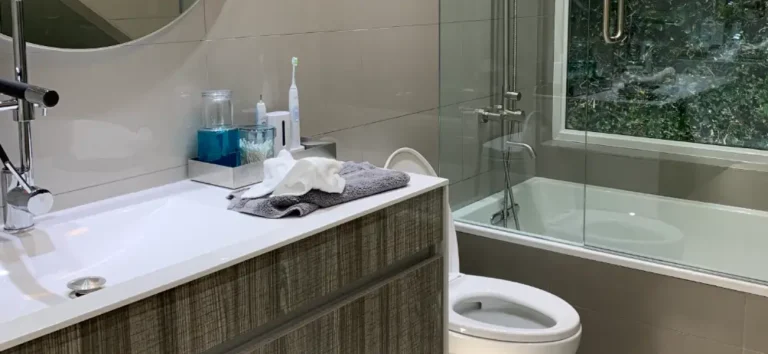 Bathroom remodeling contractor